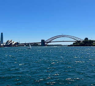 Harbour Bridge mit Skyline