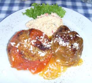 Gefüllte Tomate und Paprika