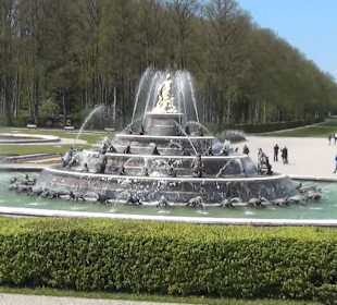 Schlossgarten - Latona Brunnen