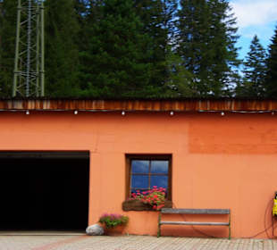 Biker-Werkstatt und Unterbringung