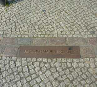 Berlin Mauer Pflasterstein
