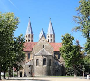 Aussenansicht vom Domplatz