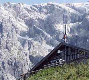 Almhütte vor Hochkönigmassiv