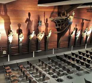 Im Saal der Galionsfiguren