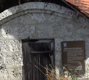 Brunnenhaus mit Quelle Lonsingen