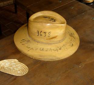 Ein "Leisten" für die Panama-Hut-Produktion