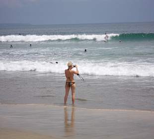 Tolle Wellen am Strand von Kuta