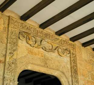 Türverzierungen am Haupteingang