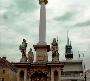 Brunnen mit Kirche