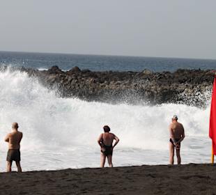 Starke Brandung am Strand La Arena