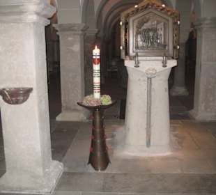 Krypta: Schrein von St. Cassius und St. Florentius