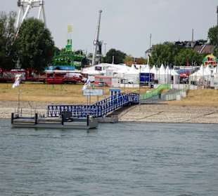 Landungssteg am Kirmes-Festplatz