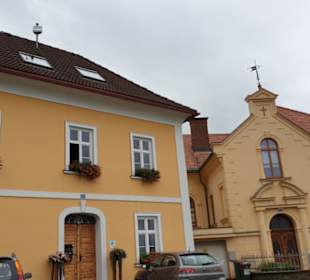 Volksschule & Kath. Pfarrhof