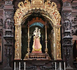 Hauptaltar mit Nuestra Señora de Gracia