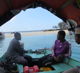 Der Bootsführer nach Prison Island