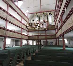 Blick zur Orgel