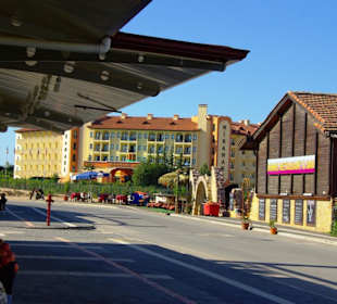 Dennis-Restaurant-Bar