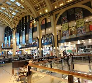 Teilansicht des Food-Courts