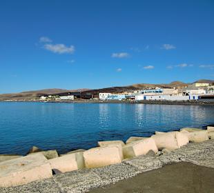 Blick aus der Ferne zum R2 Romantic Fantasia Suites at Desig