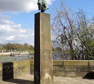 Das Franzius-Denkmal am Stadtwerder
