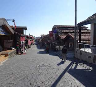 Hauptstraße von Side, führt zum Hafen