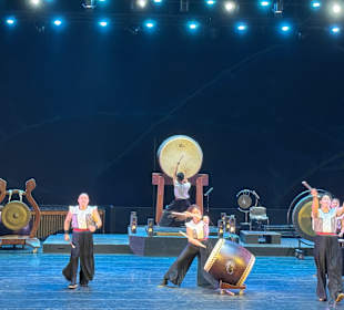 Show im Ten Drum Cultural Village