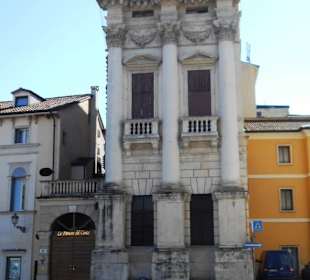 Palazzo Porto in Piazza Castello