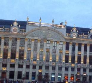 Frontansicht am Abend