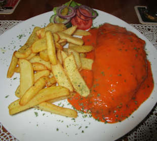 Bifteki in Metaxasoße