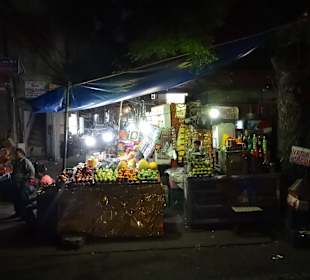 Auf dem Markt unterwegsjede