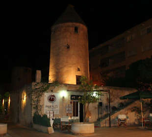 Moli N.O. restaurante bei Nacht