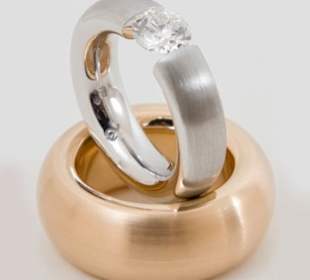 Spannring, 1ct diamant, geschickt in Szene gesetzt