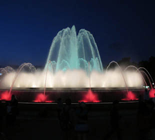 Springbrunnen mit Musik und Farbenspiel