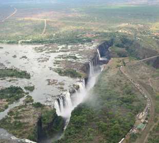 Blick auf die berühmten Victoria Falls