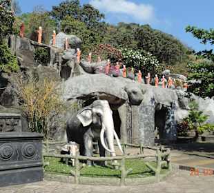 Höhlentempel Außenbereich