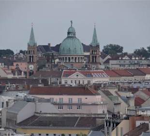Blick auf die Karlskirche