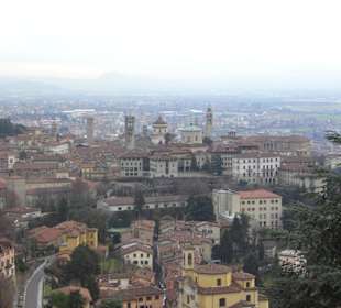 Blick vom Castello auf die Citta Alta