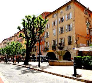 Площадь Эр в Грассе