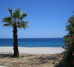 Am Weg zum Hotelstrand