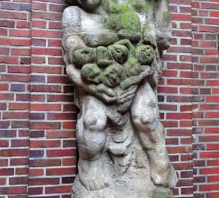 Hoetger-Skulpturen in der Böttcherstraße