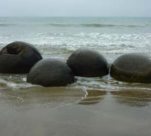 Moeraki Boulders