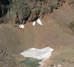 Schneereste vom letzten Winter, 3700 m 