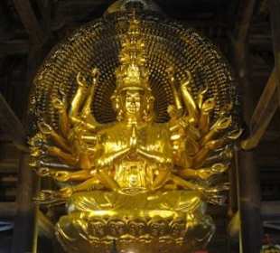 Vielarmiger Buddha: Avalokiteshvara 