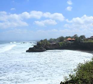 Schöne Bucht am Tanah Lot Tempel