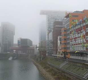 Medienhafen im Nebel