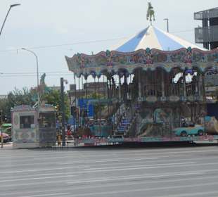 Karussell im Zentrum der Stadt