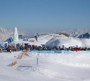 Blick auf das Volvo Ice Camp