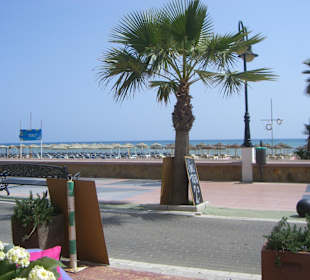 Am langen Strandabschnitt