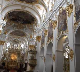 Stift Unserer Lieben Frau zur Alten Kapelle