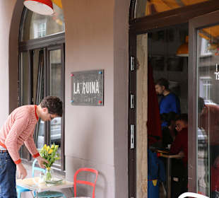 Nettes Studentencafe in der Nähe des Doms